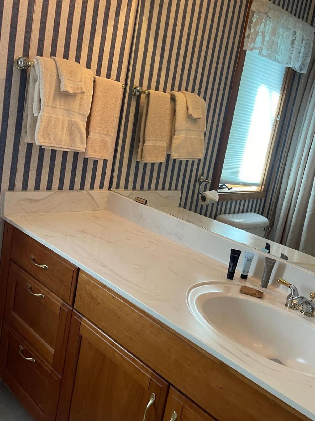 Top Floor Luxury, Sauna, Private Pool, Lake Bellaire Beach, 5 Beds, 4 Full Bath 外观 照片