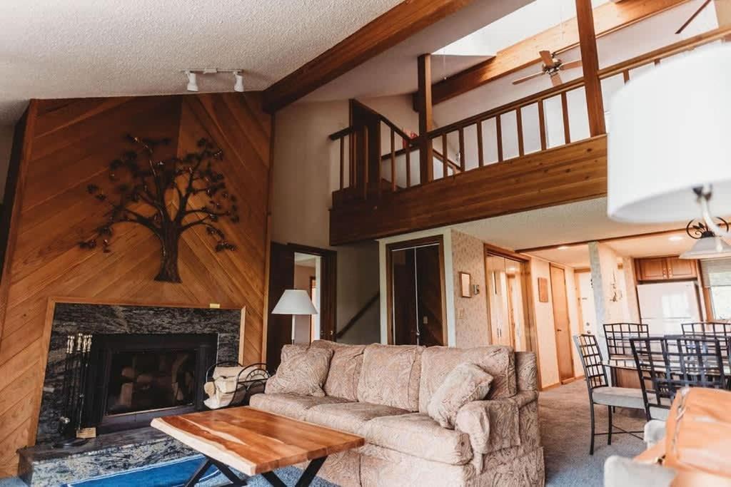 Top Floor Luxury, Sauna, Private Pool, Lake Bellaire Beach, 5 Beds, 4 Full Bath 外观 照片
