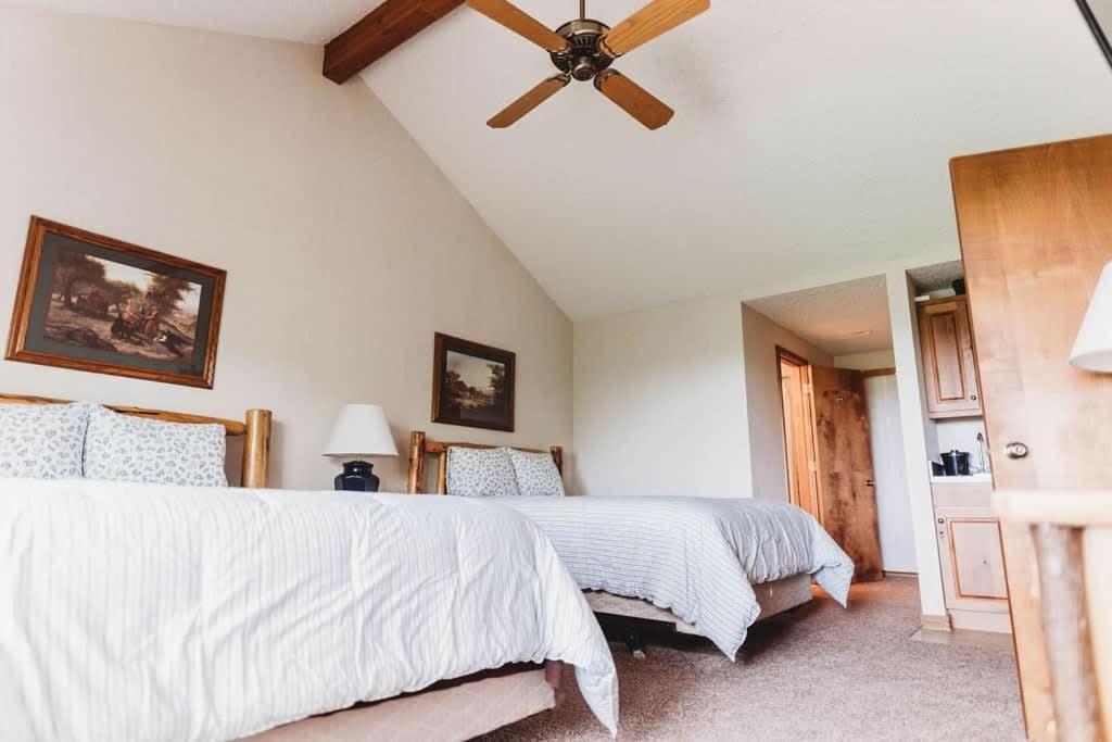Top Floor Luxury, Sauna, Private Pool, Lake Bellaire Beach, 5 Beds, 4 Full Bath 外观 照片