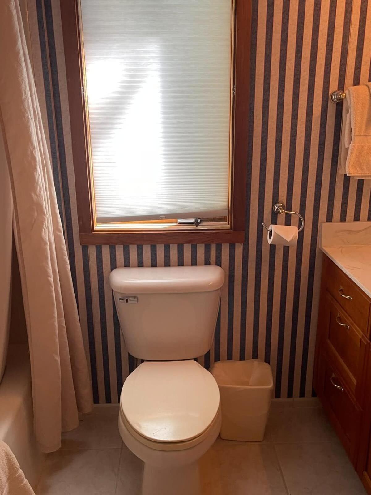 Top Floor Luxury, Sauna, Private Pool, Lake Bellaire Beach, 5 Beds, 4 Full Bath 外观 照片
