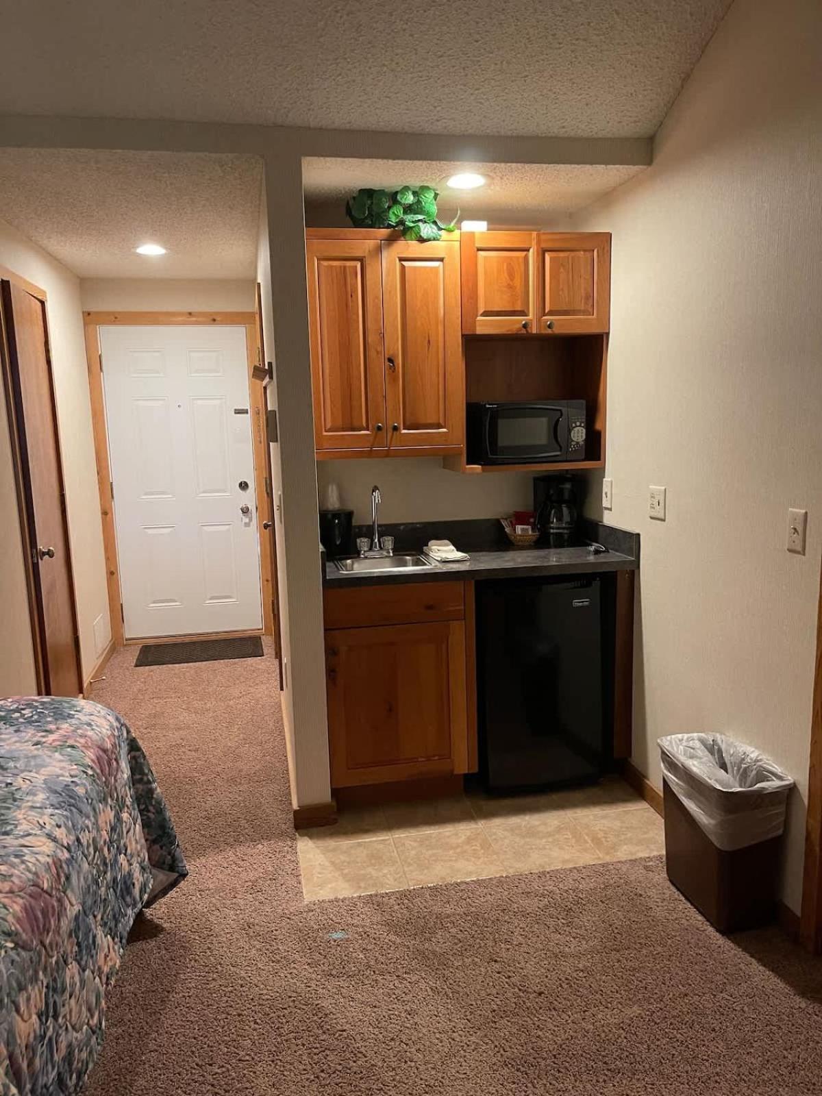 Top Floor Luxury, Sauna, Private Pool, Lake Bellaire Beach, 5 Beds, 4 Full Bath 外观 照片