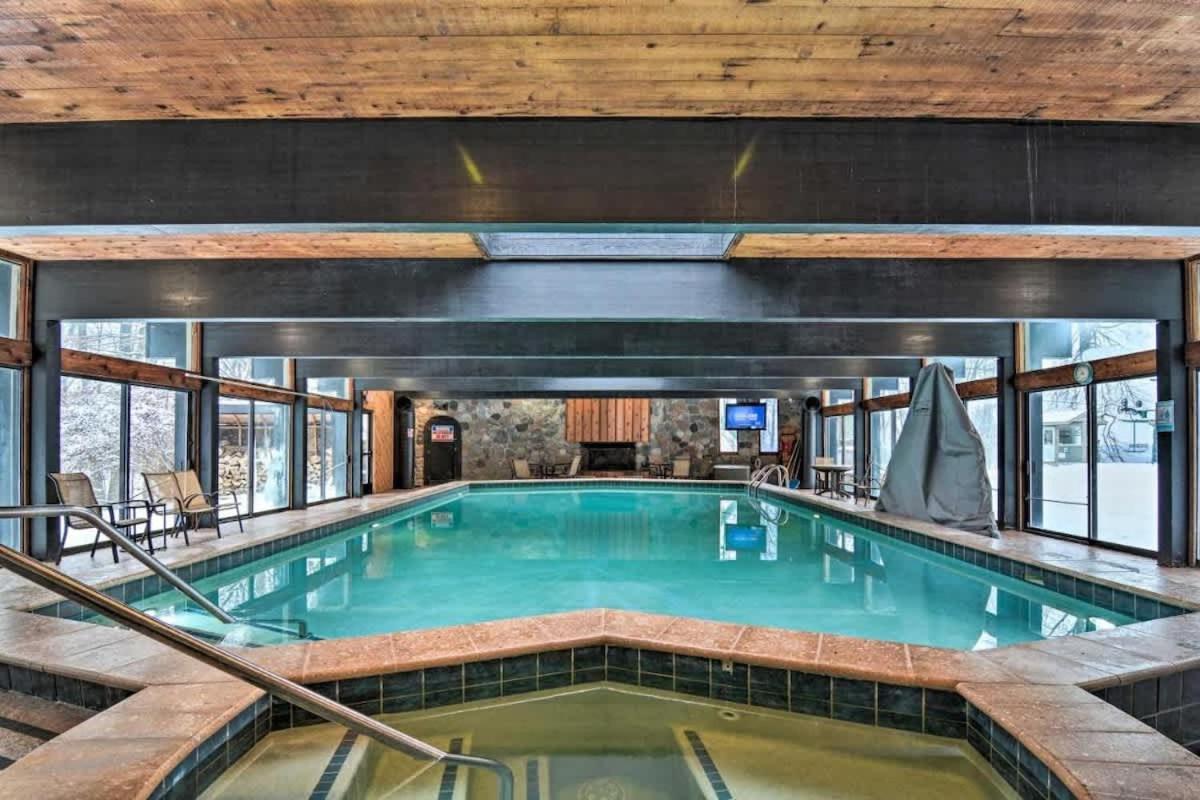 Top Floor Luxury, Sauna, Private Pool, Lake Bellaire Beach, 5 Beds, 4 Full Bath 外观 照片